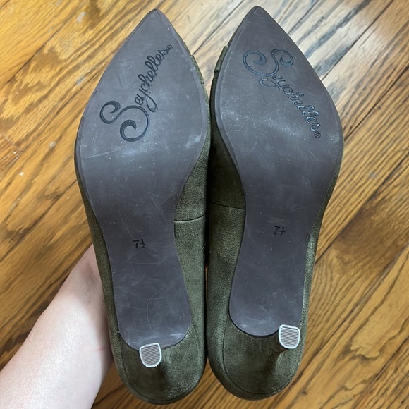 Anthropologie Seychelles Clear Cut Olive Green Suede Leopard Suede Heels - Picture 10 of 10